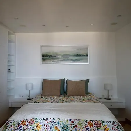 Sunrise Apartment, Stunning Sea And Mountain View Lägenhet