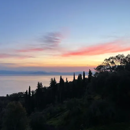Apartment Sunrise Apartment, Stunning Sea And Mountain View