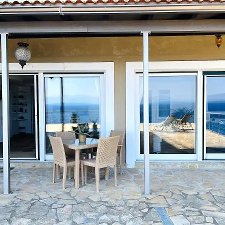 Sunrise Apartment, Stunning Sea And Mountain View アパート