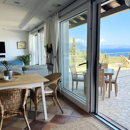 Sunrise Apartment, Stunning Sea And Mountain View Apartment