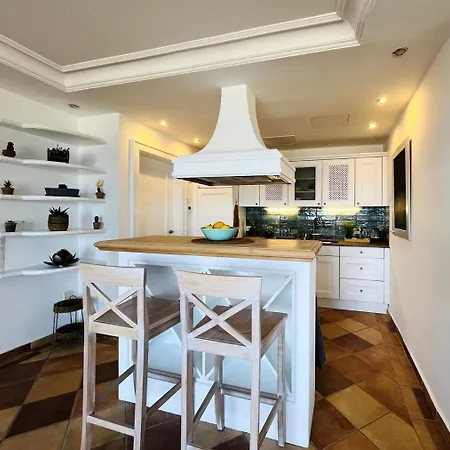 Sunrise Apartment, Stunning Sea And Mountain View
