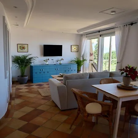 Apartment Sunrise Apartment, Stunning Sea And Mountain View *