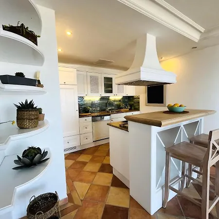 Sunrise Apartment, Stunning Sea And Mountain View